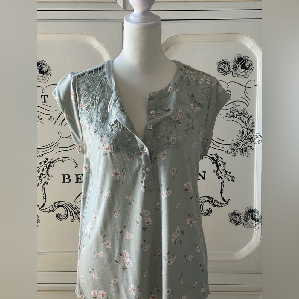 Danielrainn pullover top size M